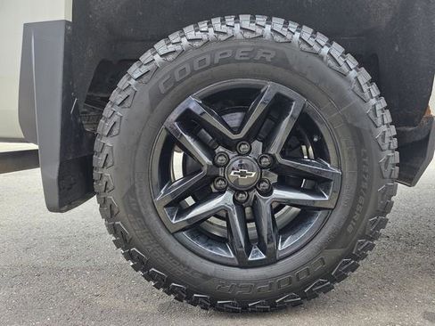 Used 2019 Chevrolet Silverado 1500 LT w/ All Star Edition AWD/4WD image 8