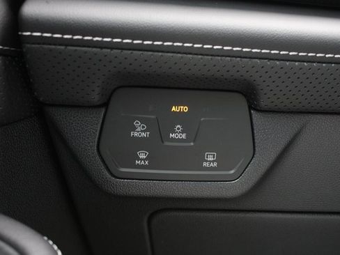 New 2026 Volkswagen Atlas Cross Sport SEL R-Line image 10