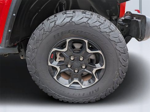 Used 2023 Jeep Wrangler Rubicon image 10