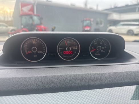 Used 2012 Volkswagen Beetle Launch Edition image 28