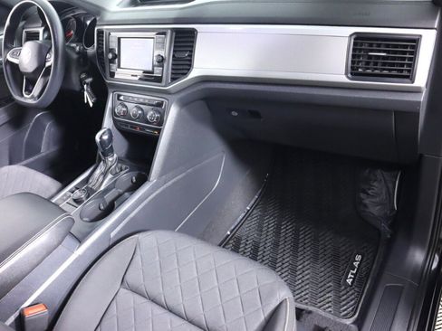 Used 2021 Volkswagen Atlas Cross Sport S image 38