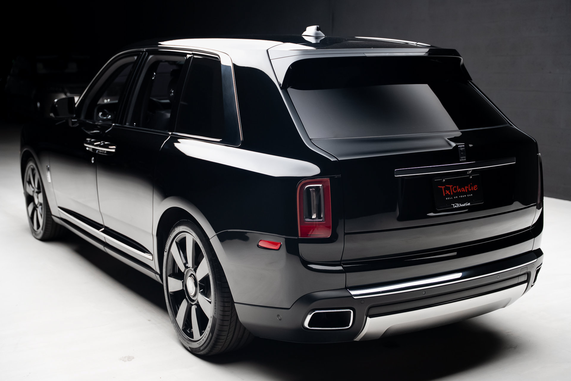 Used 2022 Rolls-Royce Cullinan w/ Technology Package AWD/4WD image 25