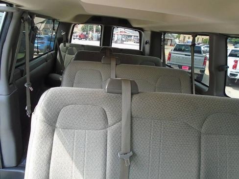 Used 2025 Chevrolet Express 3500 LT w/ LT Preferred Equipment Group RWD image 17