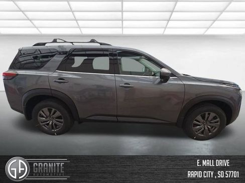 New 2025 Nissan Pathfinder SV w/ Black Appearance Package AWD/4WD image 4