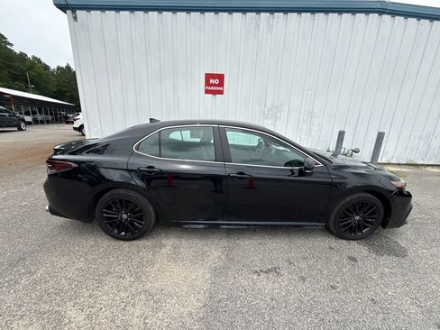 Used 2023 Toyota Camry SE FWD image 9