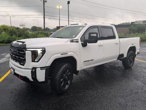 Used 2024 GMC Sierra 2500 AT4 w/ Snow Plow Prep/Camper Package AWD/4WD image 1