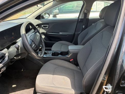 Used 2025 Kia K4 FWD image 25