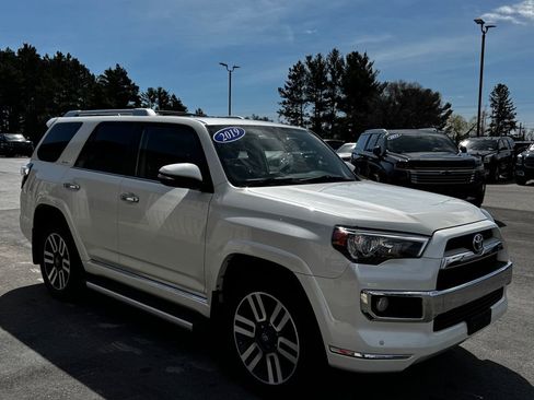 Used 2019 Toyota 4Runner 4WD image 8