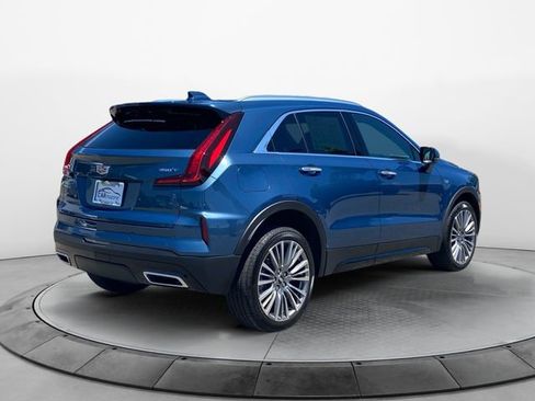 Used 2025 Cadillac XT4 Premium Luxury w/ Cold Weather Package FWD image 5