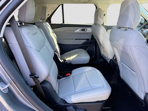Used 2025 Ford Explorer Active w/ Active Comfort Package AWD/4WD image 27