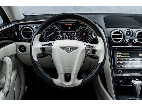 Used 2018 Bentley Flying Spur V8 image 26