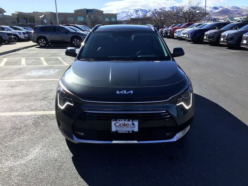 New 2025 Kia Niro EX Touring image 2