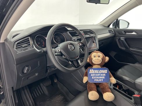 Used 2021 Volkswagen Tiguan SE image 9