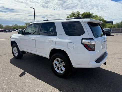 Used 2020 Toyota 4Runner SR5 Premium w/ Moonroof Package AWD/4WD image 7