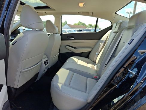 Certified 2022 Nissan Altima 2.5 SL FWD image 10