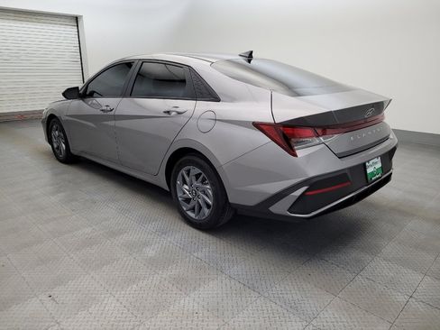 Used 2024 Hyundai Elantra SEL FWD image 5