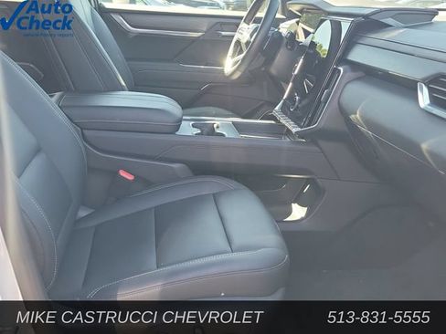 Used 2026 GMC Acadia Elevation w/ Elevation Premium Package FWD image 30