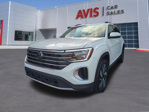 Used 2025 Volkswagen Atlas SE image 1