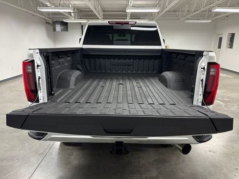 New 2025 GMC Sierra 2500 SLT image 18