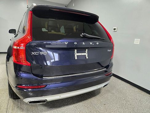 Used 2016 Volvo XC90 T6 Momentum w/ Momentum Plus Package image 4