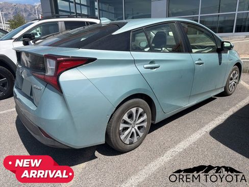 Used 2021 Toyota Prius LE AWD/4WD image 12
