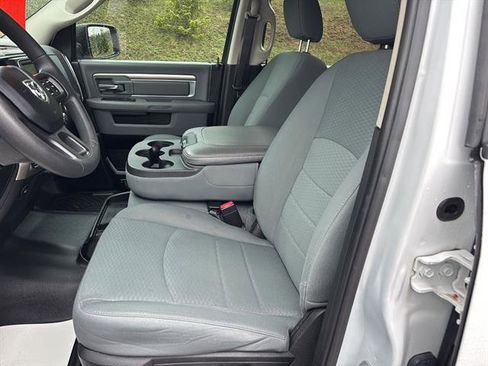 Used 2019 RAM 1500 Classic SLT AWD/4WD image 11