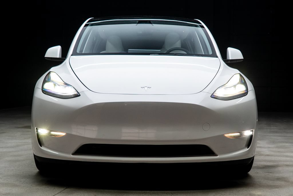 Used 2021 Tesla Model Y Performance AWD/4WD image 3
