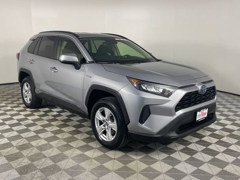 Used 2020 Toyota RAV4 LE AWD/4WD image 25