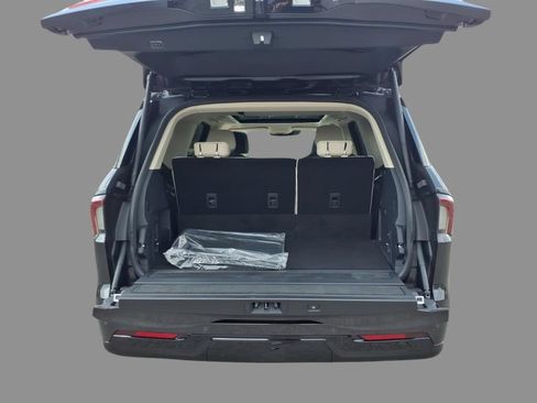New 2027 Lincoln Navigator Reserve w/ Jet Appearance Package AWD/4WD image 8