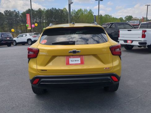 Used 2025 Chevrolet Trax RS w/ Driver Confidence Package image 6