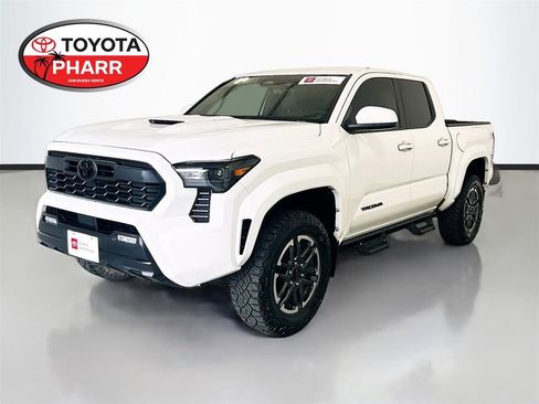 Used 2024 Toyota Tacoma TRD Sport AWD/4WD image 1
