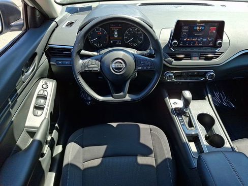Certified 2025 Nissan Altima 2.5 S FWD image 12