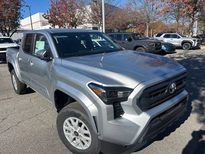 New 2025 Toyota Tacoma SR5