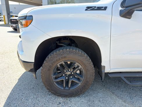 Used 2024 Chevrolet Silverado 1500 Custom Trail Boss w/ LPO, Dark Essentials Package AWD/4WD image 3