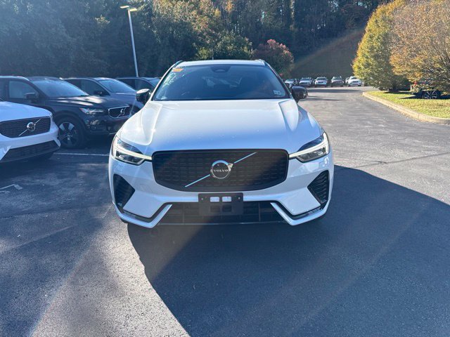 Used 2024 Volvo XC60 B5 Core w/ Protection Package Premier AWD/4WD image 2