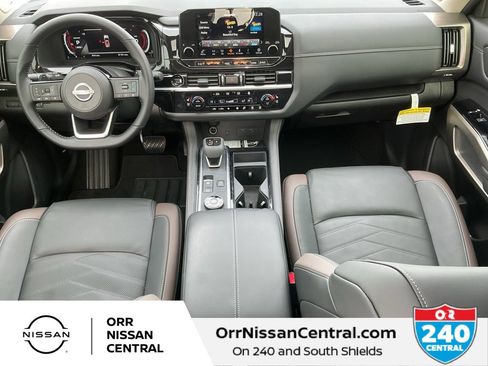 New 2025 Nissan Pathfinder Platinum image 15