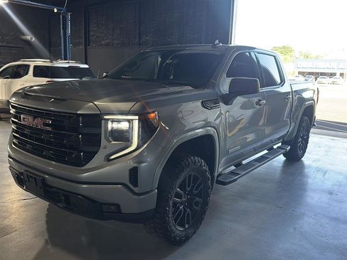 Used 2024 GMC Sierra 1500 Elevation w/ X31 Off-Road Package AWD/4WD image 2