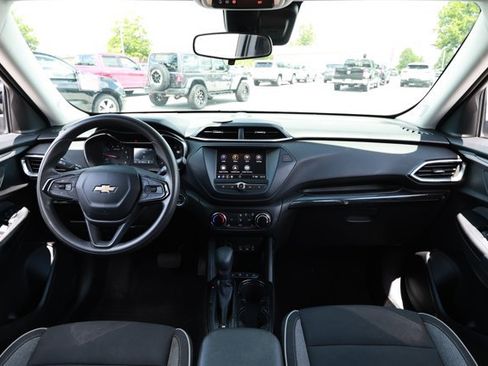 Used 2022 Chevrolet TrailBlazer LT AWD/4WD image 29