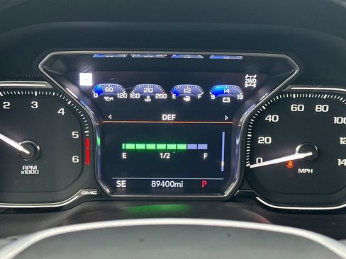 Used 2021 GMC Yukon SLT w/ Rear Media and Nav Package image 28