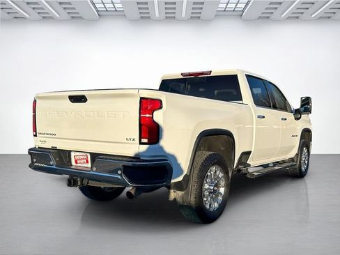 Used 2025 Chevrolet Silverado 2500 LTZ w/ LTZ Premium Package AWD/4WD image 4