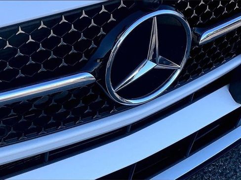 Used 2025 Mercedes-Benz C 300 4MATIC Sedan image 27