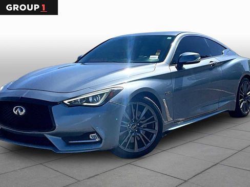 Used 2017 INFINITI Q60 Red Sport 400 image 1