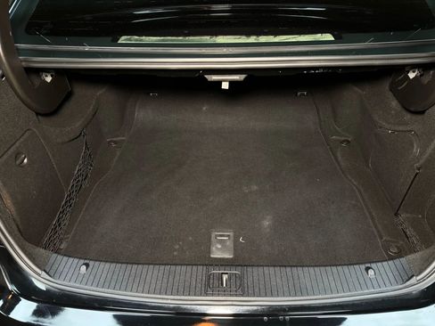 Used 2010 Mercedes-Benz E 550 Sedan image 14