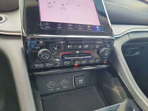 Used 2022 Jeep Grand Cherokee L Limited w/ Luxury Tech Group II AWD/4WD image 25