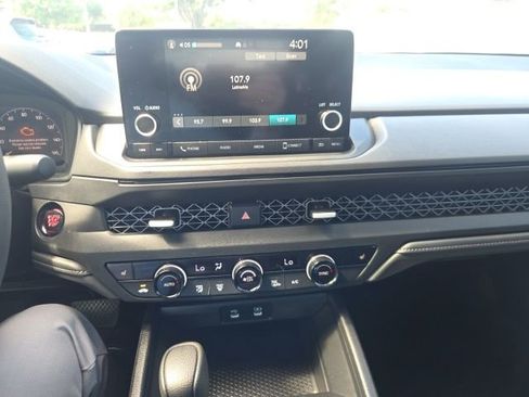 Used 2025 Honda Accord SE image 11
