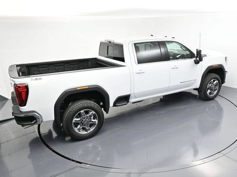 Used 2025 GMC Sierra 3500 SLE w/ SLE Value Package AWD/4WD image 7