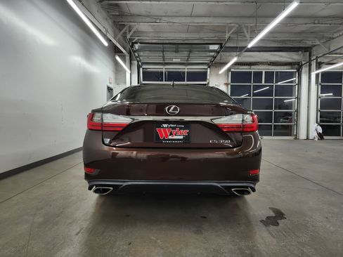 Used 2016 Lexus ES 350 image 32