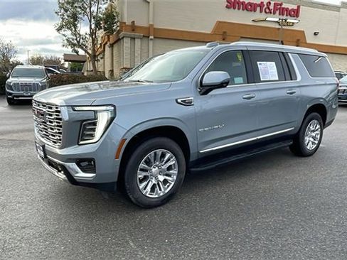 Used 2025 GMC Yukon XL Denali image 7