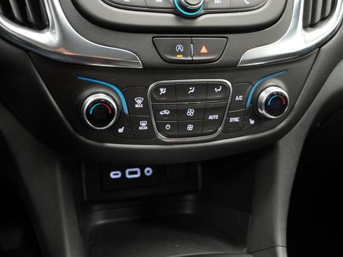 Used 2022 Chevrolet Equinox LT FWD image 22
