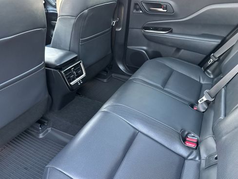 New 2025 Toyota Crown Signia image 25